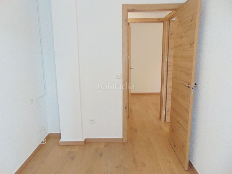Foto c714aee8-42ed-496e-a1b0-841ee9ae8e9a. Pis a Pintores-Ferial Parla
