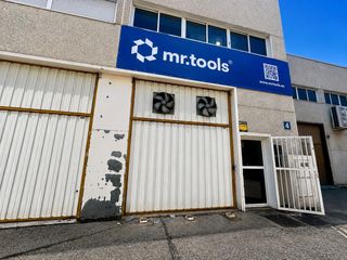 Nau industrial a Calle zagreb 4. Nave industrial en venta  junto gasolinera repsol de europolis e