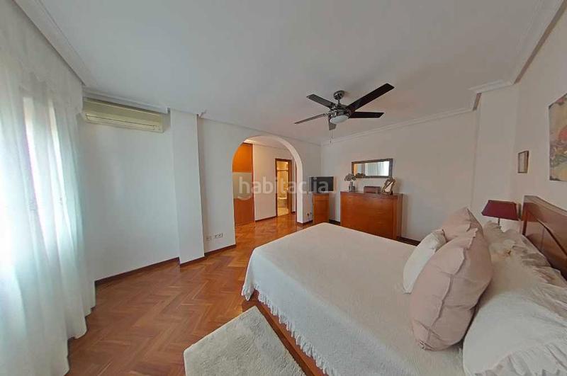 Foto 04a6c8b2-c958-45e9-9387-20c43924dac0. Semi detached house with fireplace heating parking pool in Pozuelo de Alarcón