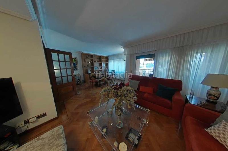 Foto 282649b8-d9e9-4ade-8790-3ab86e300dc2. Semi detached house with fireplace heating parking pool in Pozuelo de Alarcón