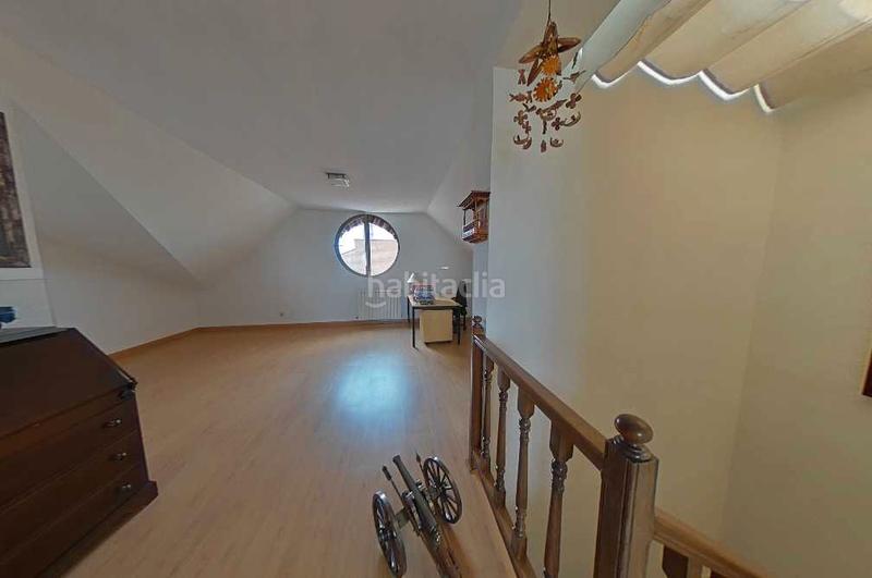 Foto 3e4cd1c2-3522-4458-8ab1-1e28b0a251e5. Semi detached house with fireplace heating parking pool in Pozuelo de Alarcón