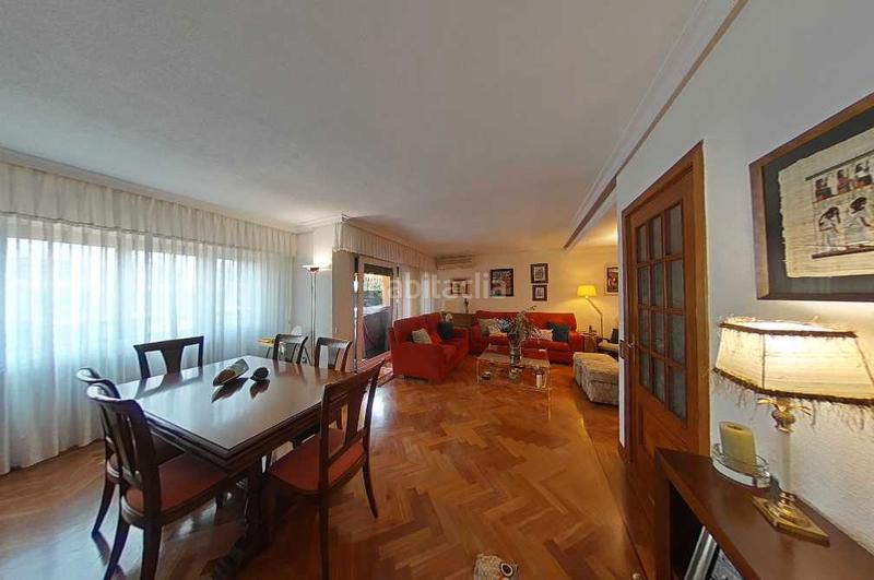 Foto 499563fc-b823-4a26-8b0d-e5226a9c9918. Semi detached house with fireplace heating parking pool in Pozuelo de Alarcón