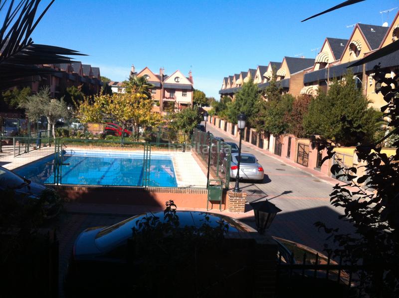 Foto 60d56124-7d6c-4329-bb53-6b4e85a30e79. Semi detached house with fireplace heating parking pool in Pozuelo de Alarcón