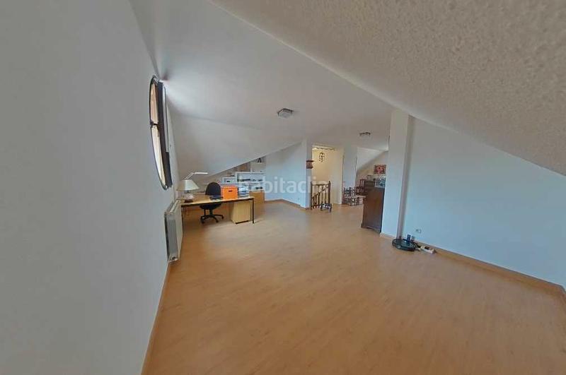 Foto a8f5102b-5e57-4ff0-898e-f8dd940bff06. Semi detached house with fireplace heating parking pool in Pozuelo de Alarcón