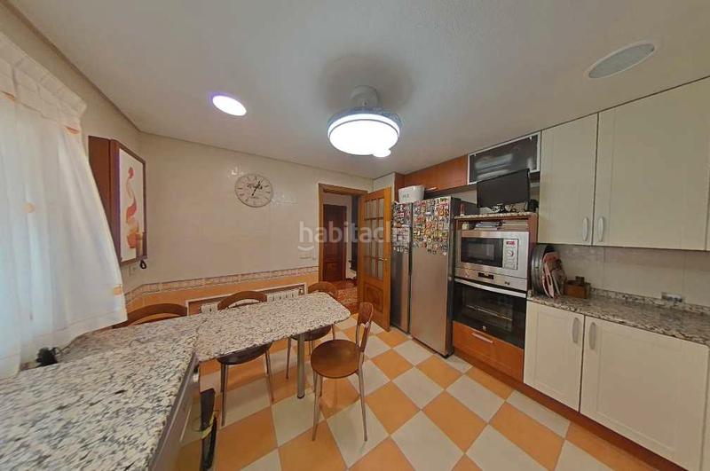 Foto bcd26bc3-1f81-4659-b464-45e74ac42fe5. Semi detached house with fireplace heating parking pool in Pozuelo de Alarcón