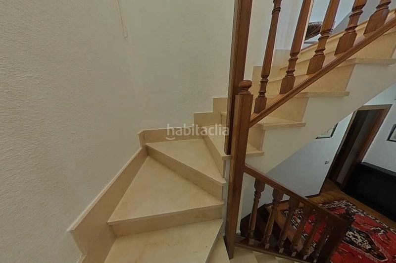 Foto c55e9c3c-d471-4b73-a474-9f4da34ec0f5. Semi detached house with fireplace heating parking pool in Pozuelo de Alarcón