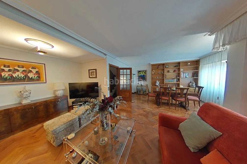 Foto e749d5c5-6b2c-45c5-a6c6-6bc802bb7584. Semi detached house with fireplace heating parking pool in Pozuelo de Alarcón