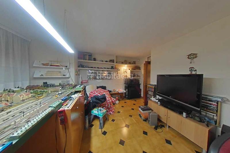 Foto f3d5cdcc-50e0-4029-88d5-7ea985ca7eaf. Semi detached house with fireplace heating parking pool in Pozuelo de Alarcón