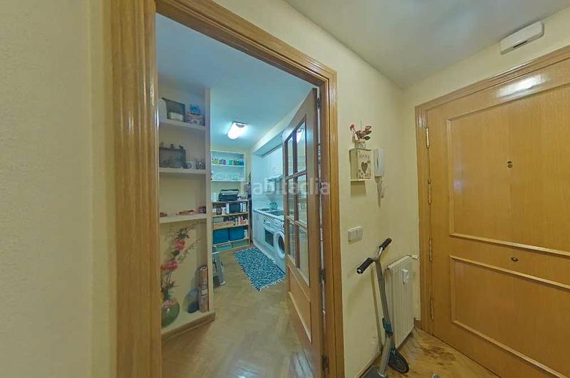 Foto 47d8cc8e-bc46-4d69-8421-b7857eb68dae. Piso samar gestion vende . piso de 2 dormitorios. plaza de garaje. piscina. ascensor. zona centro. ver en Majadahonda