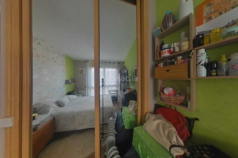 Foto 489699dd-ff6b-41b3-9e0e-41f0b3c5bd99. Piso samar gestion vende . piso de 2 dormitorios. plaza de garaje. piscina. ascensor. zona centro. ver en Majadahonda