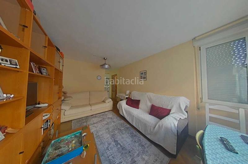 Foto 7687fe27-f08c-4b59-9c5a-3ef82bca7753. Piso samar gestion vende . piso de 2 dormitorios. plaza de garaje. piscina. ascensor. zona centro. ver en Majadahonda