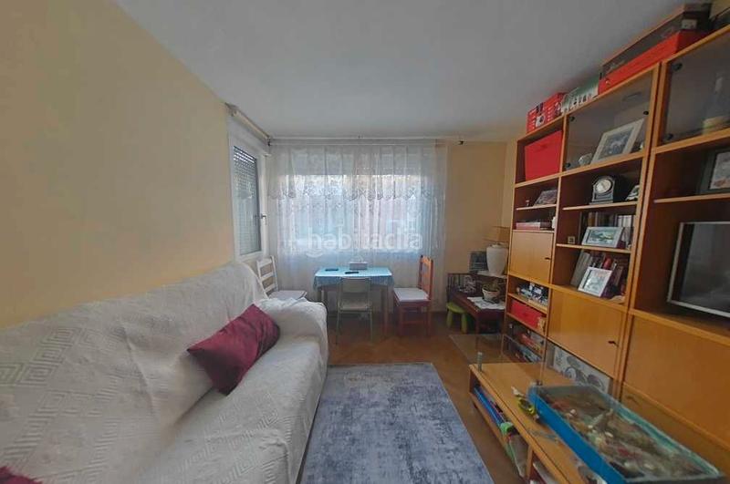 Foto 89514ead-dd64-491a-b980-1ad6f3a14be1. Piso samar gestion vende . piso de 2 dormitorios. plaza de garaje. piscina. ascensor. zona centro. ver en Majadahonda