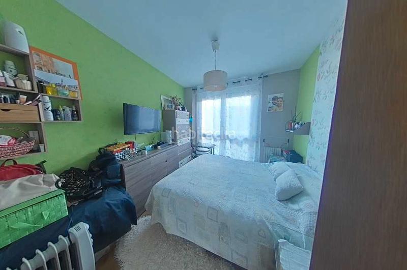 Foto 9407c889-5f8e-4f61-802f-f8ca702d1719. Piso samar gestion vende . piso de 2 dormitorios. plaza de garaje. piscina. ascensor. zona centro. ver en Majadahonda