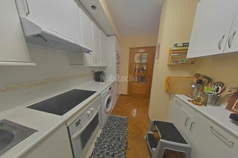 Foto 98beade0-1637-4bec-a9bf-54acd2415474. Piso samar gestion vende . piso de 2 dormitorios. plaza de garaje. piscina. ascensor. zona centro. ver en Majadahonda