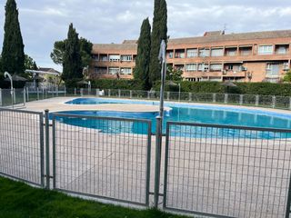 Etagenwohnung in Avenida Europa. Samar gestion vende piso de 2 dormitorios en urbanizacion cerrad