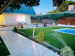 Xalet a Ciudad Jardín Valderrey. Chalet independiente de 390 m2 en parcela de 1.000 m2 con piscin