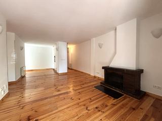 Rent Flat  Avenida de las rocas. Piso totalmente reformado, con terraza, chimenea y trastero, en