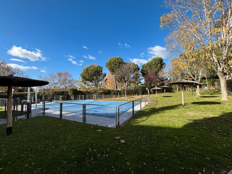 Foto 4fd43436-b6f1-4caa-940c-88785f9b1c36. Appartamento con riscaldamento parcheggio piscina in Majadahonda