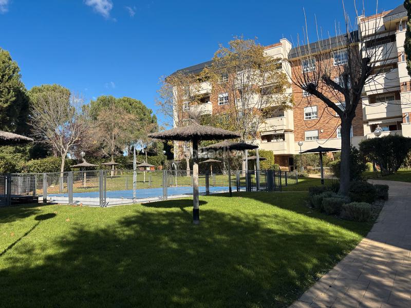 Foto ff0d5c69-db57-4f96-835f-d89d46c79a6b. Appartamento con riscaldamento parcheggio piscina in Majadahonda