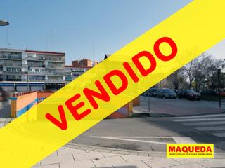 Parking coche en Calle de los cantos 11. Garaje en venta o alquiler en los cantos (junto a restaurante el