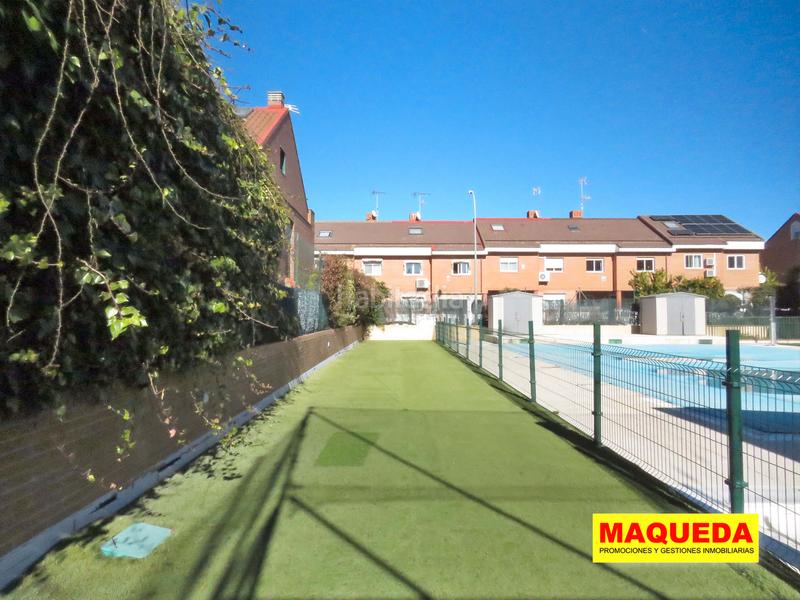 Foto 646ca6b8-e2bb-4e3e-9ded-494a56d0d657. Casa pareada chalet pareado en venta en prado santo domingo, en Alcorcón