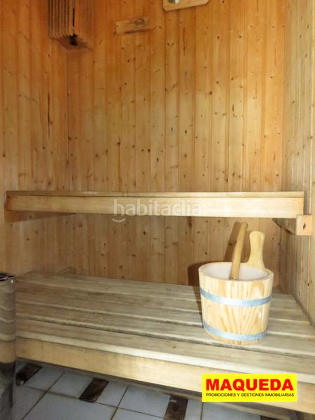 Foto b90871cb-93de-4e7f-b37f-a6cf5d79f8ec. Casa pareada chalet pareado en venta en prado santo domingo, en Alcorcón