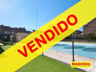 Casa aparellada  Calle los nogales. Chalet pareado en venta en prado santo domingo, alcorcón