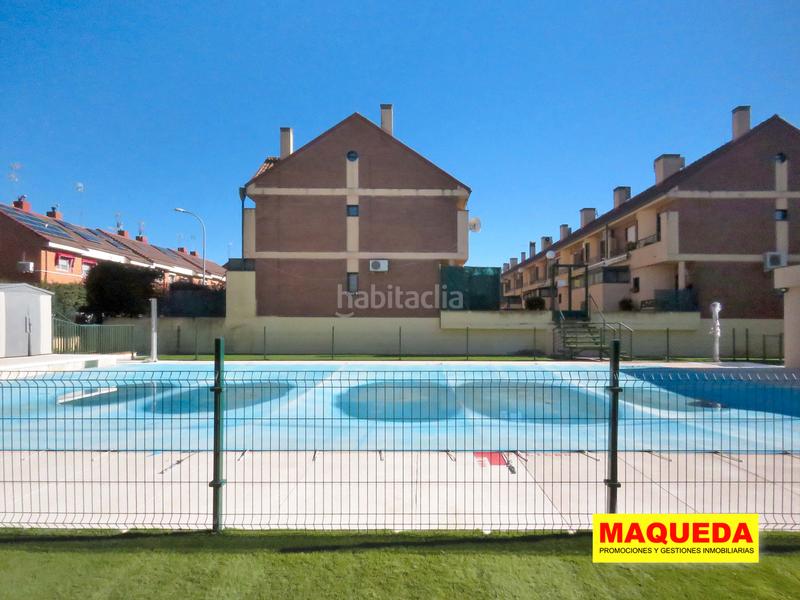 Foto cbffcd6d-fe01-4aa6-8857-9040b17dfe5c. Casa pareada chalet pareado en venta en prado santo domingo, en Alcorcón