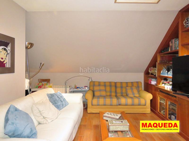 Foto d62b32b9-1db5-42af-b587-17bd85616b20. Casa pareada chalet pareado en venta en prado santo domingo, en Alcorcón