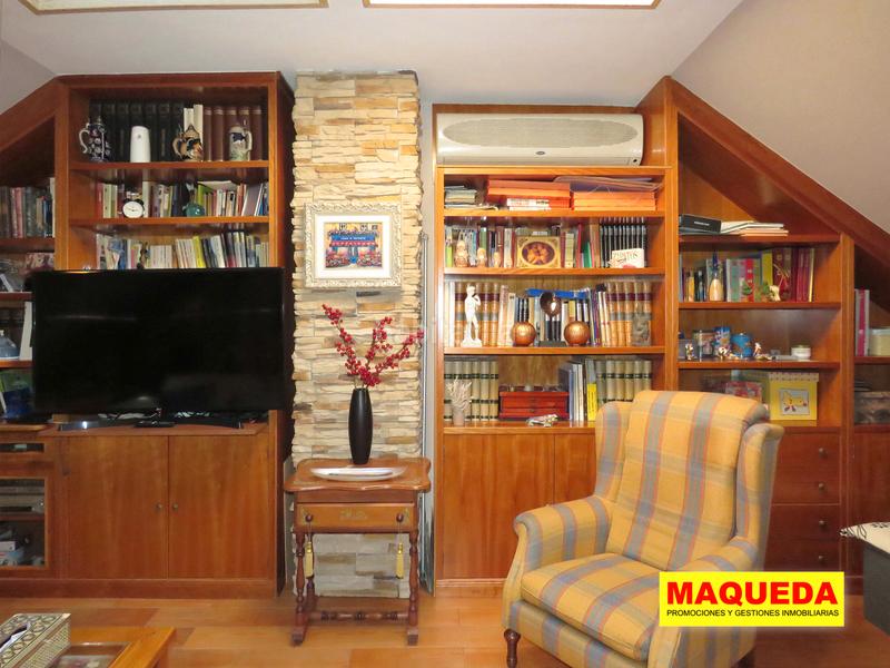 Foto e100d6c9-5ffa-4fc4-9125-b133926fa8c2. Casa pareada chalet pareado en venta en prado santo domingo, en Alcorcón