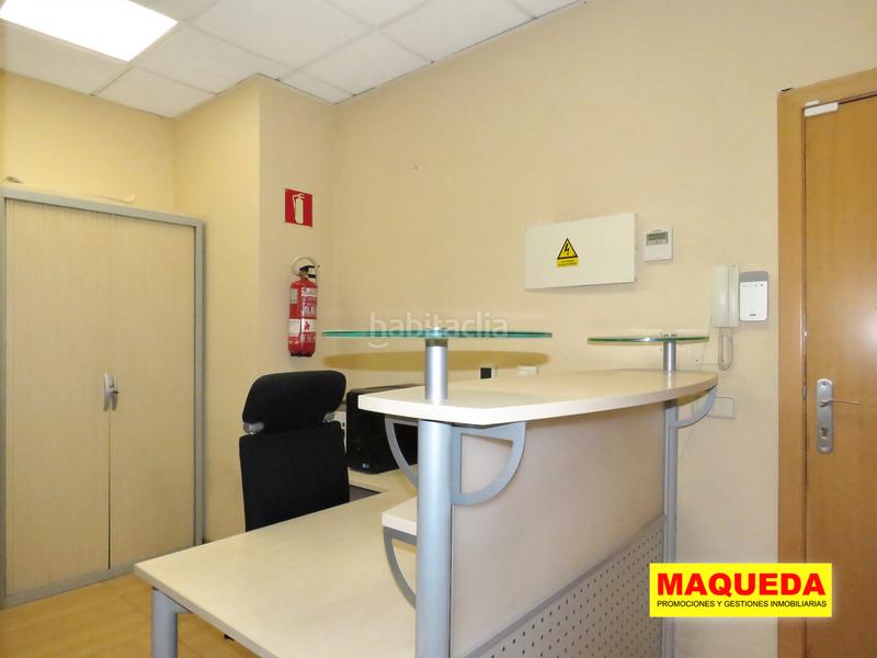 Foto 2c5f223f-3444-4aa0-9951-5c3bf8abd6b4. Alquiler oficina en calle gamonal 16 oficina amueblada en alquiler en vallecas – centro empresarial sureste en Madrid