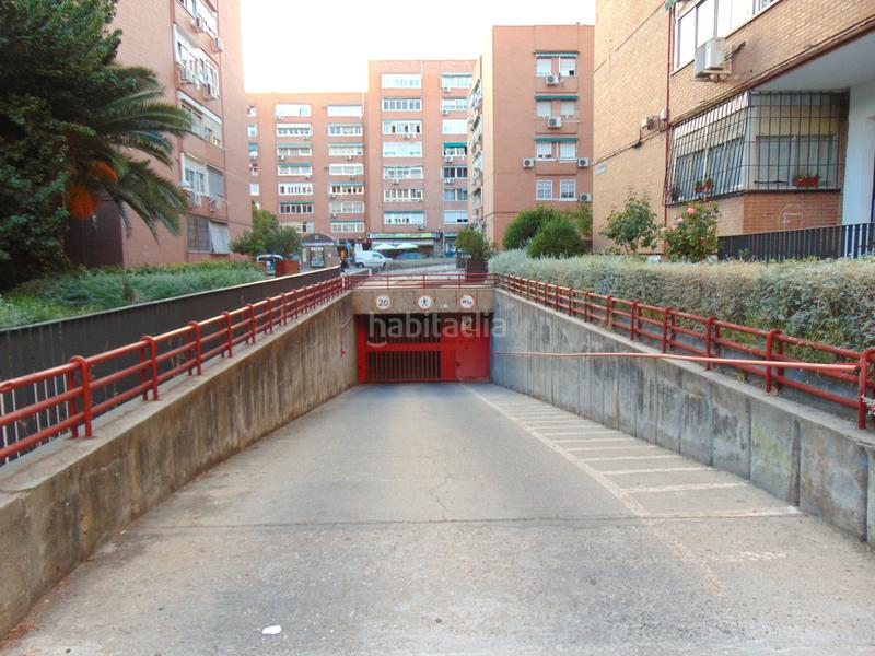 Foto 845987c7-7a68-4ae1-a710-a49c08caf9fb. Parking voiture dans Los Ángeles Madrid