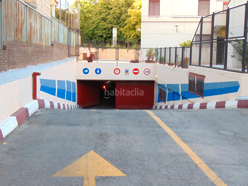 Foto d530cecb-77c7-44c7-9c19-51e7e3a25999. Parking voiture dans Los Ángeles Madrid
