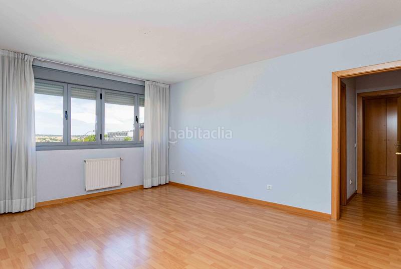 Foto 10792632-60cb-4ba9-90d2-fd8e37cc3740. Flat with heating parking in Montecarmelo Madrid