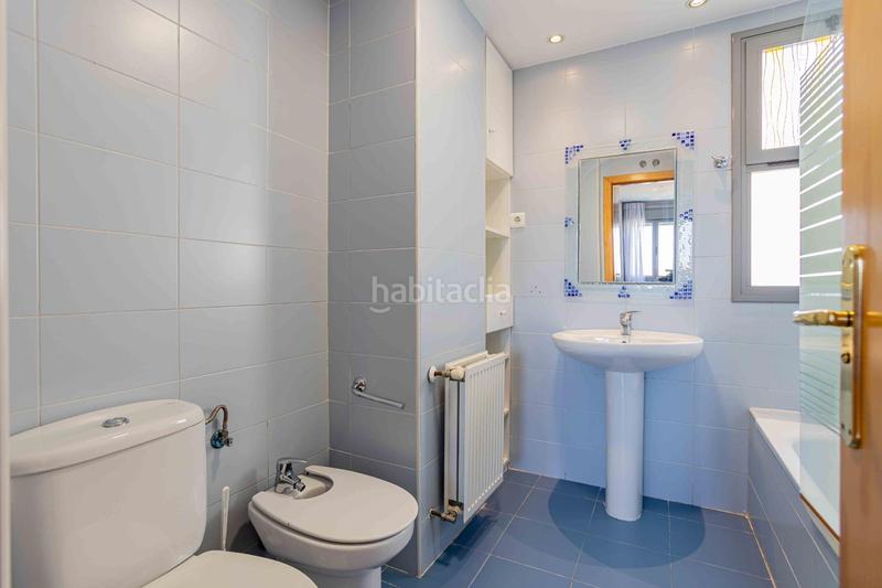 Foto 41652653-b3d5-4952-b404-b49c1c18fd8e. Flat with heating parking in Montecarmelo Madrid