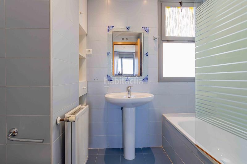 Foto a29b0111-09c4-4308-b1d9-3a14fbf49585. Flat with heating parking in Montecarmelo Madrid