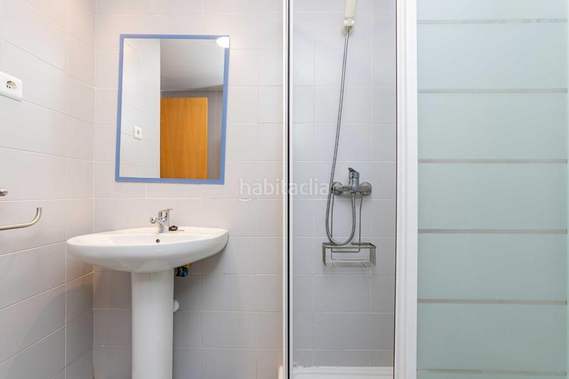 Foto e7d7b7ab-1e57-4254-8c5b-2a3088b6ee50. Flat with heating parking in Montecarmelo Madrid