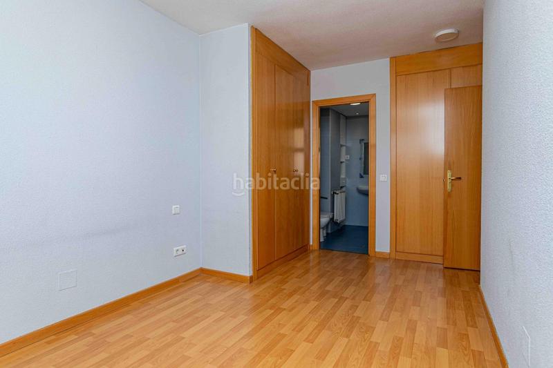 Foto f6c5ec26-8143-4362-9fe5-a9584644e221. Flat with heating parking in Montecarmelo Madrid