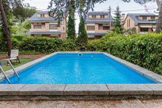 Chalet  Calle xx. Chalet independiente con carcter y grandes posibilidades en los