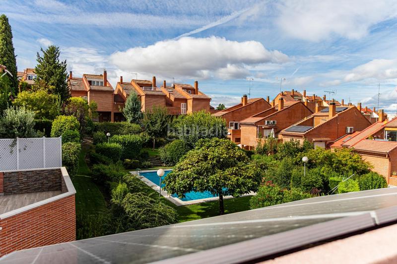Foto eb62baf3-553d-4fe5-98de-2427fb867ebd. Casa aparellada amb calefacció aparcament piscina a Tres Cantos