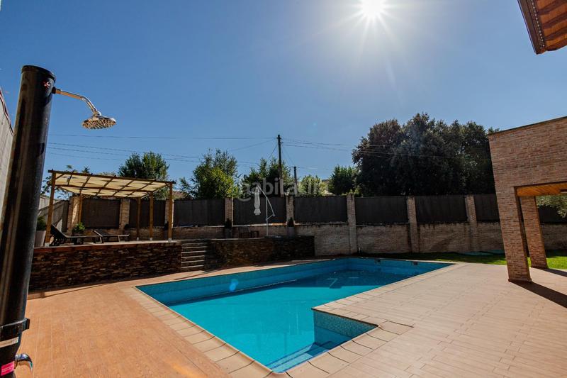 Foto 75dc9790-cfc3-4cf5-801d-105bb05232c0. Chalet con riscaldamento parcheggio piscina in Cotos de Monterey