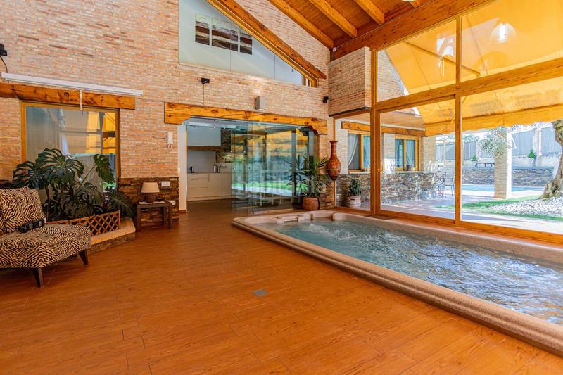 Foto 8e1b3cc5-5fab-4199-8006-979c5e755e98. Chalet con riscaldamento parcheggio piscina in Cotos de Monterey