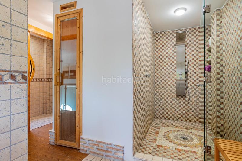 Foto de959285-94b3-42bb-ac9e-5c4865aa9cc9. Chalet con riscaldamento parcheggio piscina in Cotos de Monterey