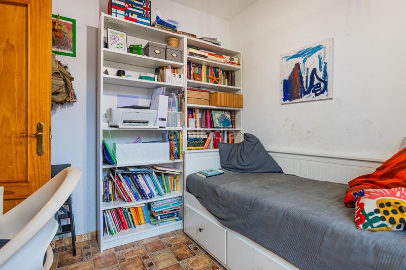 Foto 1baf9b97-aa19-4b60-bdc3-f6c4daebdd0e. Semi detached house with heating parking in Manzanares el Real