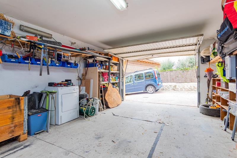 Foto 1bfcb71a-89c6-40e5-bde3-57a725953aec. Semi detached house with heating parking in Manzanares el Real