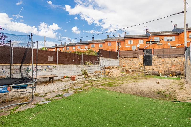 Foto 4a189966-66d8-445f-a828-c74e8622e3ff. Semi detached house with heating parking in Manzanares el Real