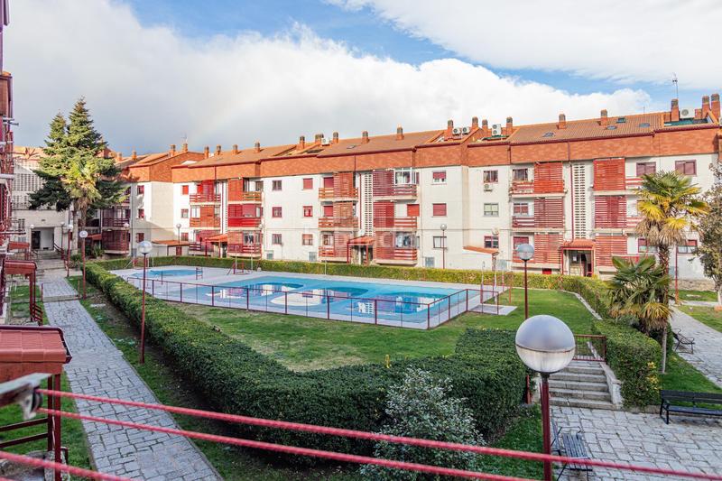 Foto 11fa0210-219c-465e-963c-3e660f908e8d. Flat with heating pool in Soto del Real