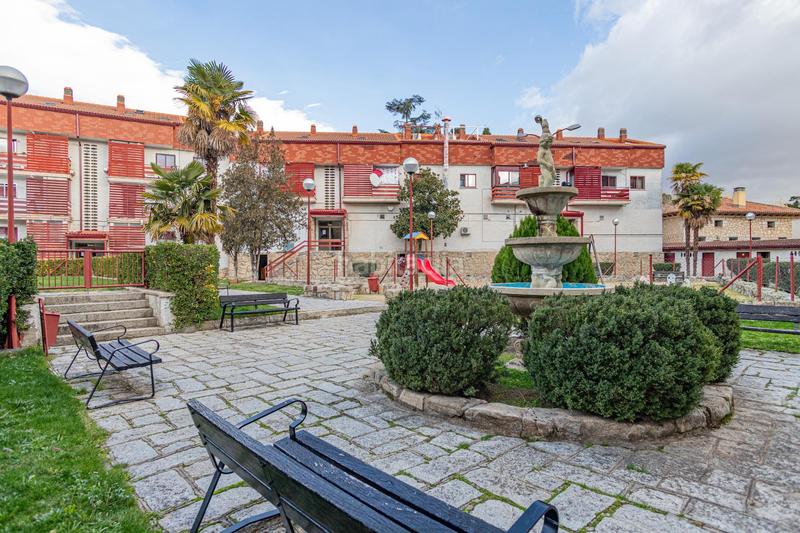 Foto e333d05a-7f1a-43e1-af5e-e82f1e9f5712. Flat with heating pool in Soto del Real