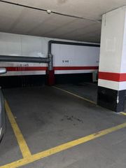 Parking voiture à Parque Tecnológico. Garaje en zona estación centro  tres cantos