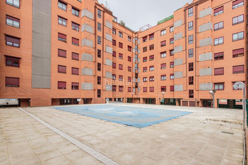Foto 4b783e76-f9dc-4c21-81bf-590aeba5f153. Pis amb aparcament piscina a Media Legua Madrid